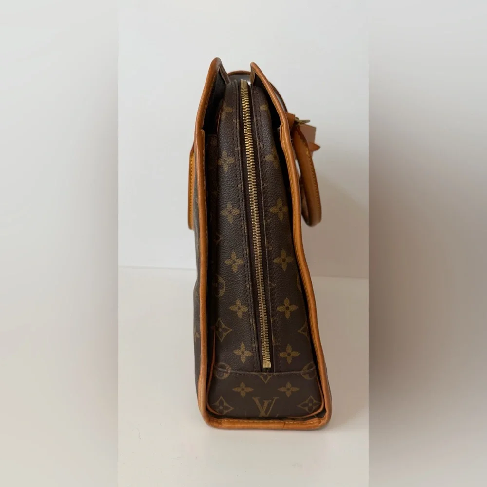 Louis Vuitton Rivoli Monogram Canvas Briefcase / Business Bag